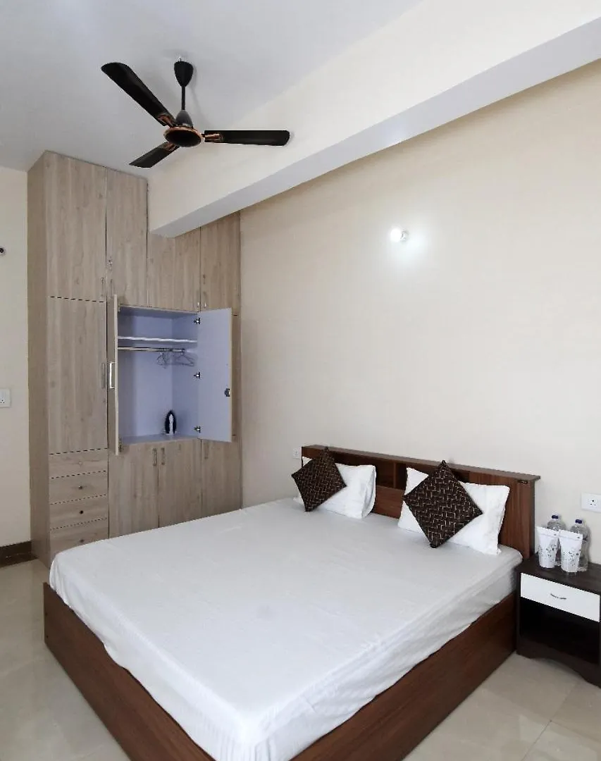 شقة Kashi Kastle Krishna - Luxury 2Bhk Near Assi Ghat الهند